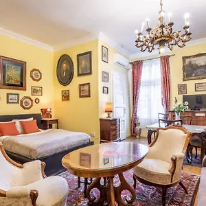 https://apt-vamhaz-boulevard-parking.inbudapesthotels.com