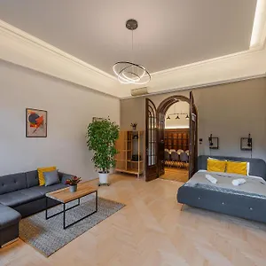 https://apt-liszt-modern-chic.inbudapesthotels.com
